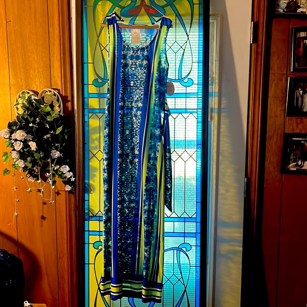 Long straight sleeveless casual dress, never worn;  different colors.